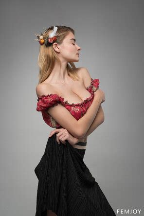 Amateur Girl XL A Porn Pic