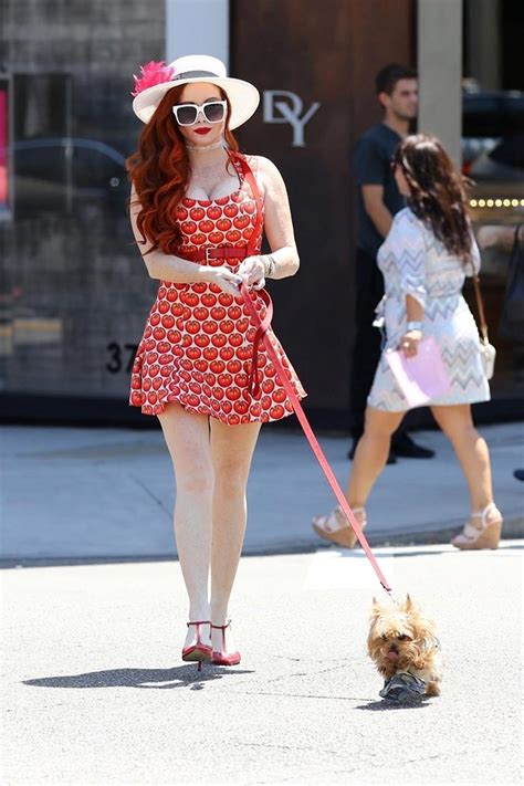 Redhead Whore Phoebe Price Ass Flash While Upskirt Scandal Planet