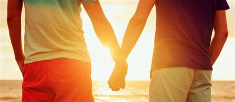 Cómo debe reaccionar si su hijo le confiesa que es Gay El Blog