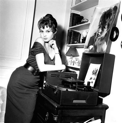 Brigitte Bardot L Histoire Mouvement E D Un Sex Symbol