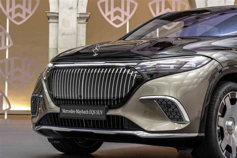Mercedes Benz Maybach Enters Ev Game With Eqs 680 Suv