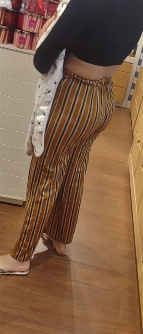 Thick Ass Latina Filling Orange Flares Spandex Leggings Yoga Pants Forum