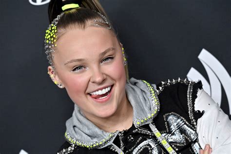 JoJo Siwa Shocks Crowd After Seemingly Referencing Diddy Conspiracy