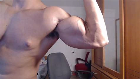 Hot Muscled Hunk 35 ThisVid