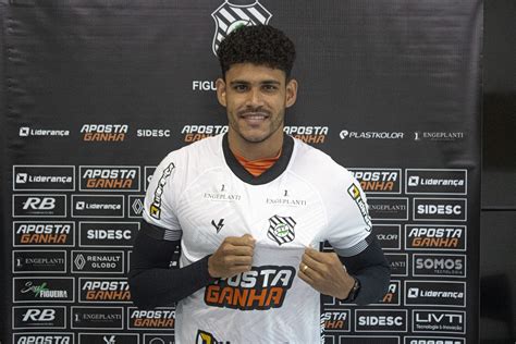 Apresenta O Do Atacante Jefinho Figueirense Futebol Clube