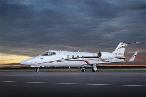 Lear 55-067 ext - American Aircraft Sales