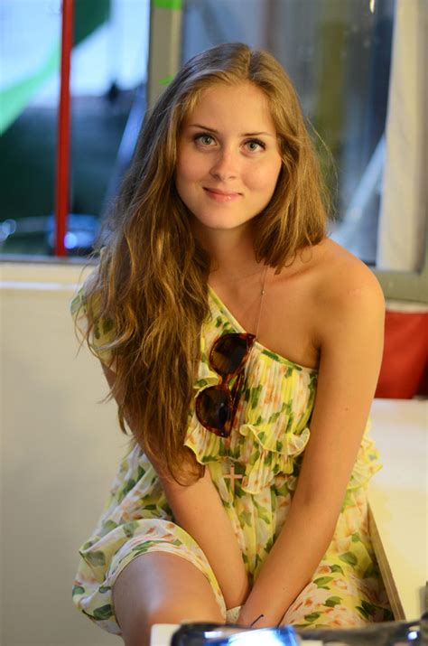 LOfficiel Photoshoot Backstage The Blonde Salad