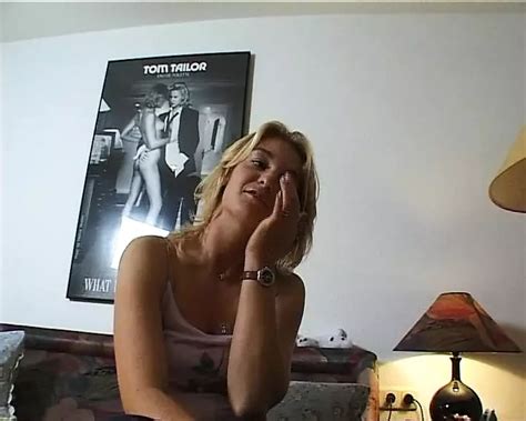 Amateur Married Woman Approached On The Street Receives An Offer For Sex And Accepts She Likes