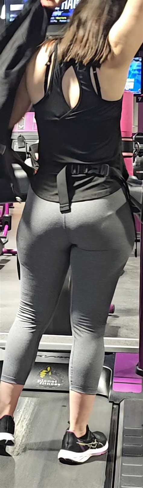 More Of This Beautiful Ass VPL Spandex Leggings Yoga Pants Forum