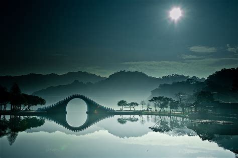 Picture Of The Day Moon Bridge In Dahu Park Taipei Twistedsifter