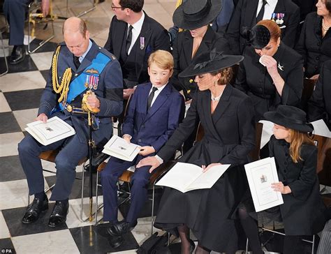 Queen S Funeral Princesses Beatrice And Fergie Arrive At Westminster