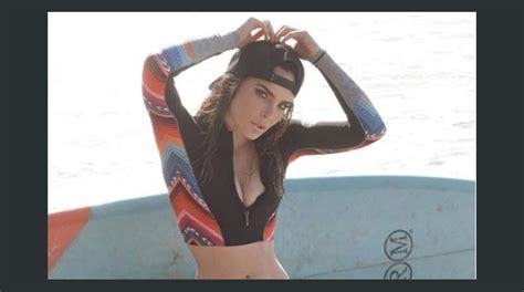 Belinda enloquece a fans con sus curvas en bikini La Prensa Gráfica