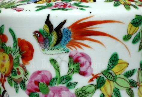 Фарфор и фаянс стран Востока - Чайник "Цветы и птицы"