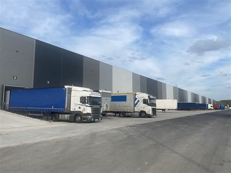 Apollo Tyres Opens Tyre Distribution Centre In Hungary Tyrepress