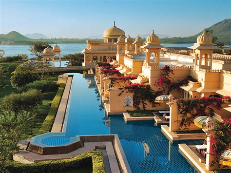 Stay in Oberoi Hotels | Luxury tour with Explore India