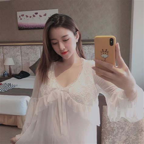 Da Tr Ng M T Xinh Th N H Nh D Ng Chu N C N Ng Hot Girl Vi T M I N I Khi N C Ng Ng M Ng Xao Xuy N