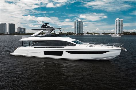 2023 Azimut 68 FLYBRIDGE MarineMax Yacht Center