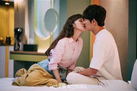 Girls Days Minah Boldly Goes In For A Kiss With Ex Kwon Hwa Woon On