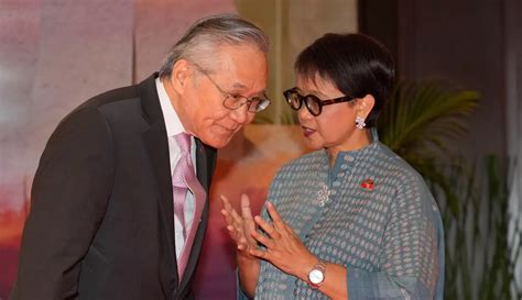 Keakraban Retno Marsudi Dengan Para Menlu Asia Tenggara Di Asean