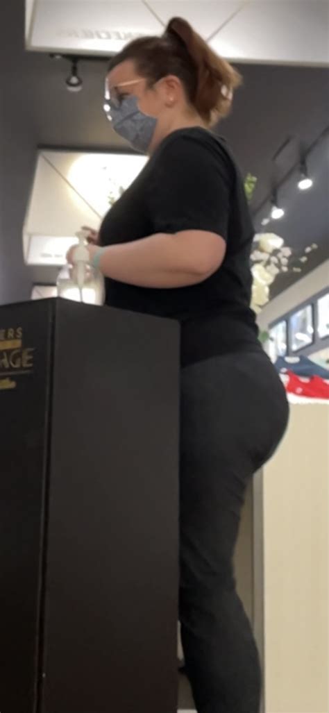 Gigantic Round Mound Ass Spandex Leggings Yoga Pants Forum