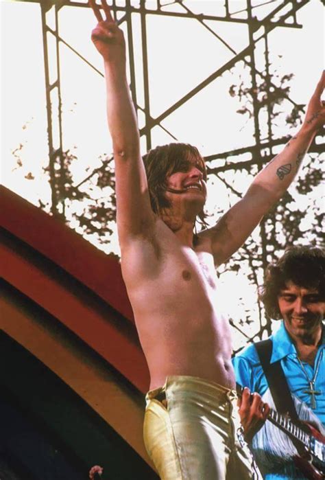 30 Amazing Photographs Of Ozzy Osbourne On Stage In The 1970s And 1980s