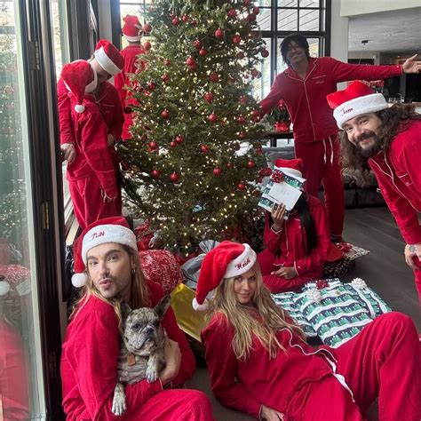 Heidi Klum Faz Temperatura Subir V Deo De Lingerie Na Neve Em Tradi O De Fim De Ano