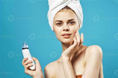 Pretty Woman Naked Shoulders Spa Treatments Skin Cleaning Stock Photo At Vecteezy