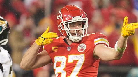 Chiefs Te Travis Kelce Breaks Multiple Playoff Records Trendradars