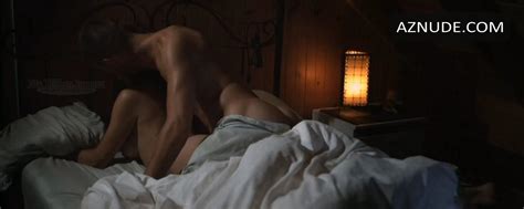 UN PARALLELE PLUS TARD NUDE SCENES AZNude