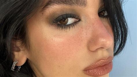 5 FOTOS De Dua Lipa Que La Coronan Como La Reina De Las Minifaldas