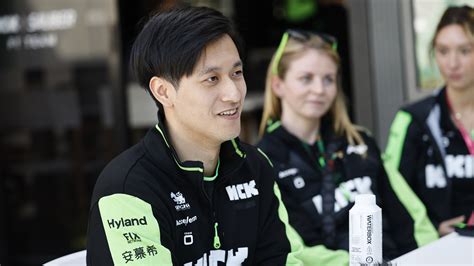 Zhou quiere un contrato más largo con Sauber, pero analizará "todas las