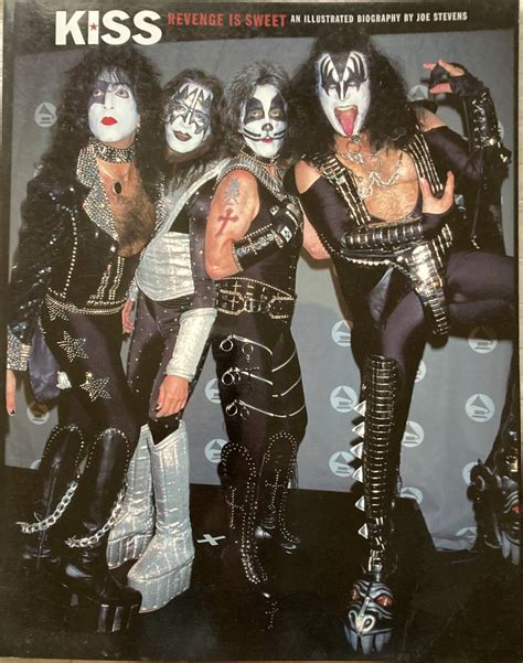 目立った傷や汚れなし洋書写真集 キッス KISS REVENGE IS SWEET Gene Simmons Paul Stanley