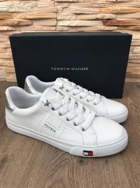 Оригинальные женские кожаные белые кроссовки tommy hilfiger — цена 1999 ...