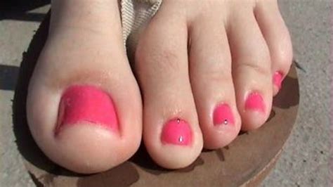 Brunette Fetish And Fantasy FLIP FLOP MODELLING