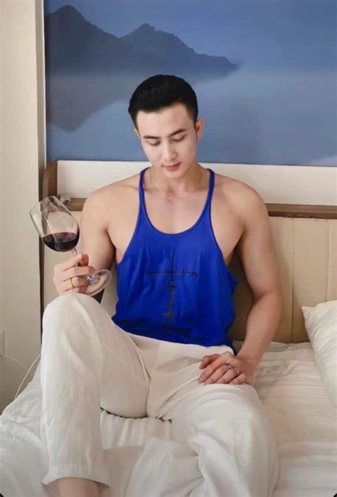 Anh động đất là ai mà hot vậy Shop sinh lý tình dục nam nữ thăng hoa