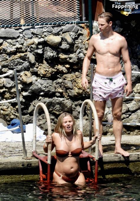 Mikky Kiemeney Frenkie De Jong Enjoy Their Vacation In Portofino