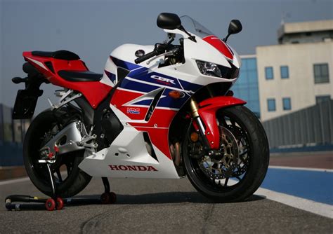 Honda Cbr Rr Abs Prezzo E Scheda Tecnica Moto It