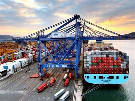 Reportaje Especial: Principales puertos marítimos y su conectividad en