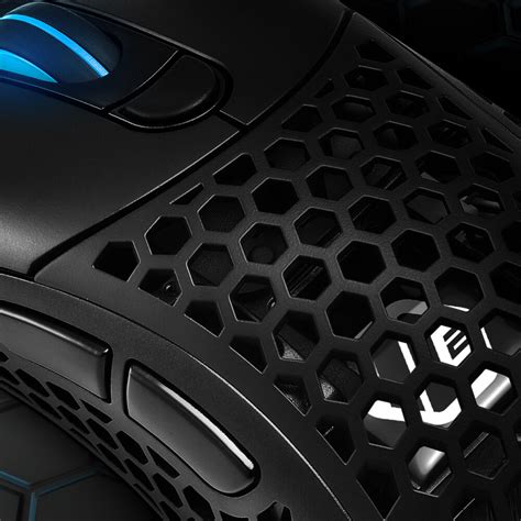 Light² 200: Sharkoon steigt ins Lochmaus-Business ein - ComputerBase