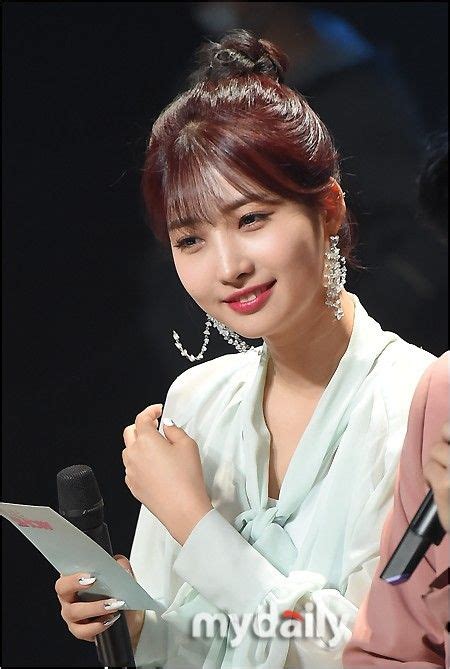 Pin by gay nerd III on EVERGLOW 에버글로우 Fandoms