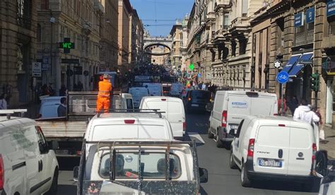 Protesta Edili A Genova Il Presidente Toti Necessario Intervenire Su