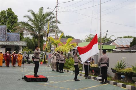 Awali Tahun Rumkit Bhayangkara Gelar Upacara Bendera Dan