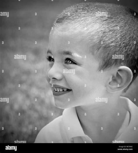 Happy eyes lifestyle outdoors Black and White Stock Photos & Images - Alamy