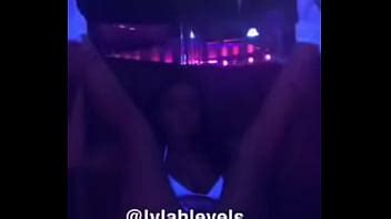 Joven bailarina exótica latina LylahLevels XVIDEOS