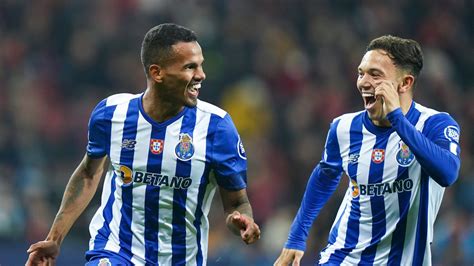 El FC Porto se mantiene en beneficios: gana 21 millones tras ...