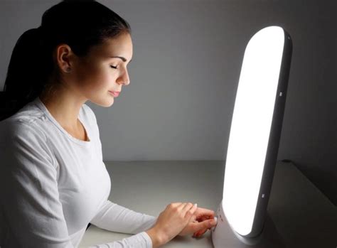 Do SAD Lamps Work? Here’s How Light Therapy Lamps Help (Tips To Choose ...