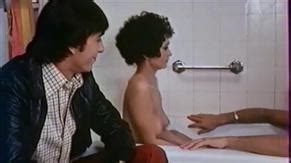 JE PRENDS LA CHOSE DU BON COTE NUDE SCENES AZNude