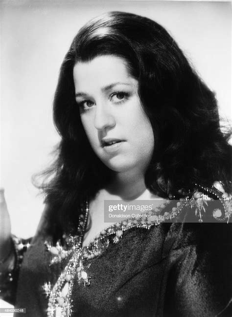 Singer Cass Elliot Poses For A Portrait Circa 1970 Photo By Getty News Photo Getty Images