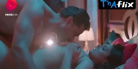 Priyanka Chaurasia Lesbian Butt Scene In Dosti Tnaflix