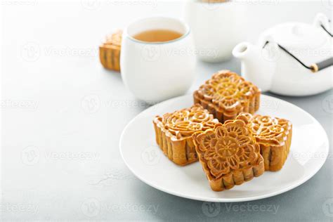 Traditional Chinese mooncakes 15749956 Stock Photo at Vecteezy